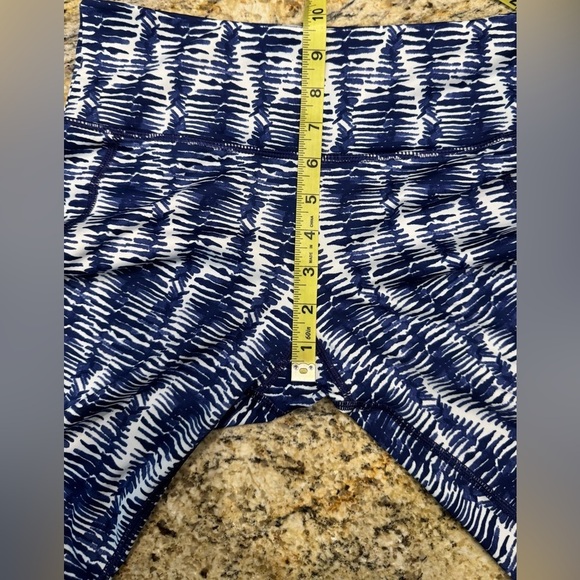 Vineyard Vines Womens Leggings Performance Capri Blue & White Pattern Size Small - Picture 9 of 10
